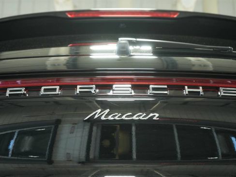 New 2025 Porsche Macan image 37