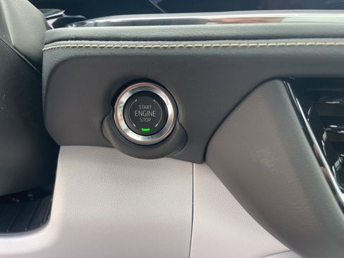 New 2025 Chevrolet Suburban Premier image 36