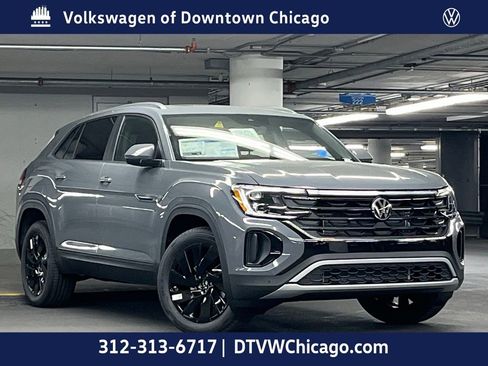 New 2026 Volkswagen Atlas SE image 2