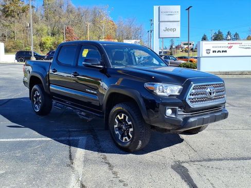 Used 2016 Toyota Tacoma SR image 5