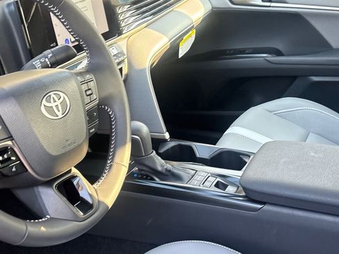 Certified 2025 Toyota Camry SE w/ Convenience Package image 10