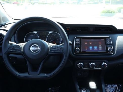 New 2025 Nissan Kicks Play S image 22