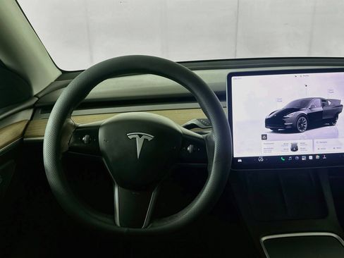 Used 2023 Tesla Model Y Long Range AWD/4WD image 16