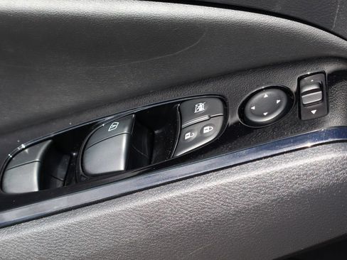 Used 2025 Nissan Altima 2.5 SR w/ SR Premium Package FWD image 18