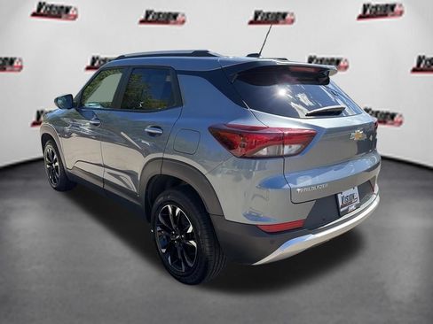 Used 2022 Chevrolet TrailBlazer LT w/ Confidence II Package FWD image 8