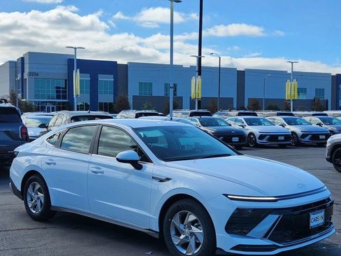 New 2025 Hyundai Sonata SE FWD image 7
