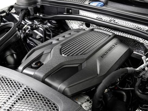 Certified 2026 Porsche Macan AWD/4WD image 30
