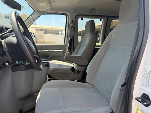 Used 2012 Ford E-350 and Econoline 350 XLT RWD image 11