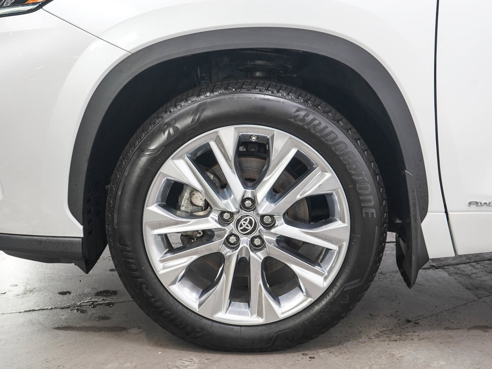 Used 2023 Toyota Highlander Limited AWD/4WD image 30