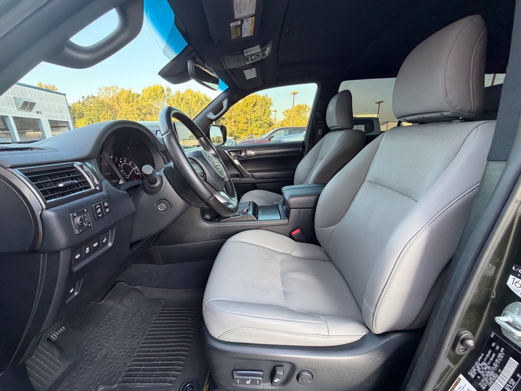 Used 2023 Lexus GX 460 w/ Black Line Special Edition AWD/4WD image 12