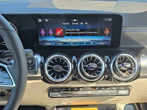 New 2026 Mercedes-Benz GLB 250 4MATIC image 32