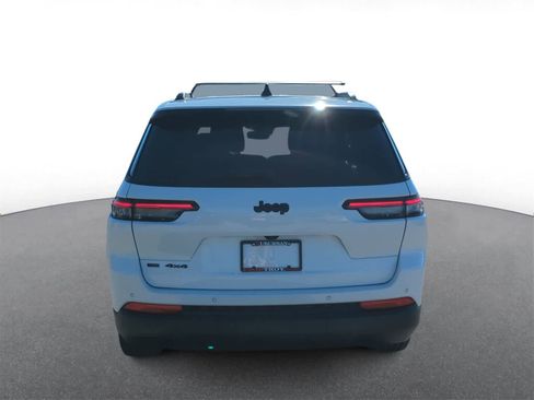 Certified 2023 Jeep Grand Cherokee L Laredo image 7