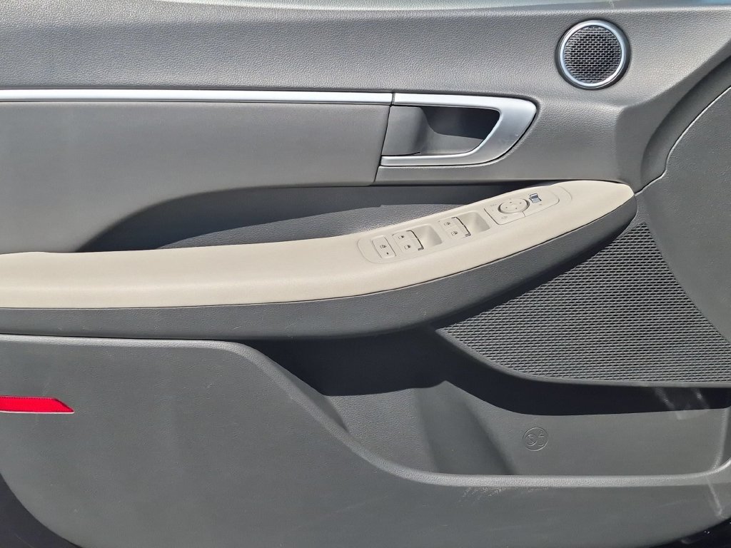 Used 2025 Hyundai Sonata SEL FWD image 11