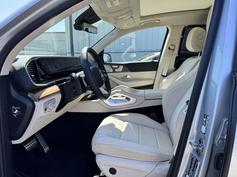 Used 2026 Mercedes-Benz GLS 450 4MATIC image 5