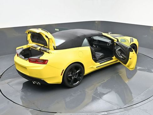 Used 2018 Chevrolet Camaro SS RWD image 25