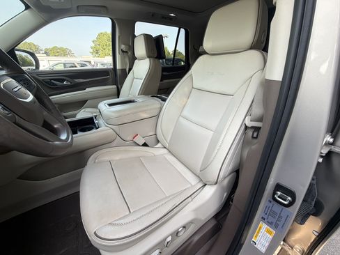 Used 2024 GMC Yukon Denali w/ Denali Reserve Package AWD/4WD image 9