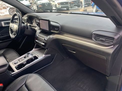 Used 2020 Ford Explorer XLT w/ Equipment Group 202A image 11