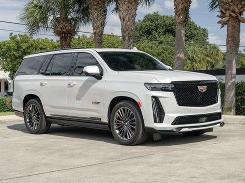 Used 2023 Cadillac Escalade V image 9