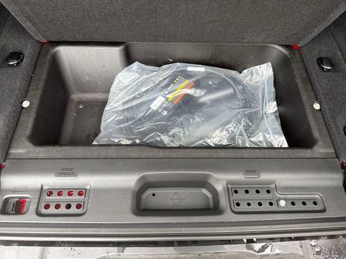 Used 2025 Jeep Wrangler Unlimited Sahara w/ Safety Group AWD/4WD image 36