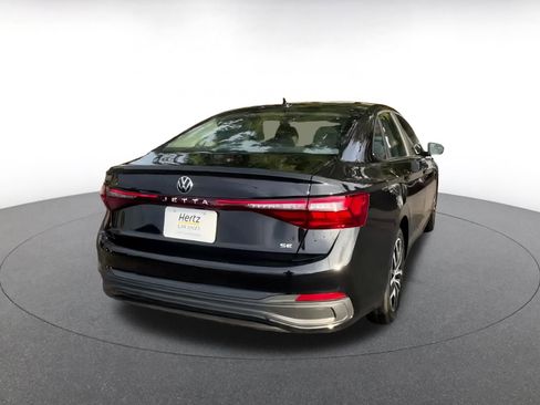 Used 2025 Volkswagen Jetta SE image 14