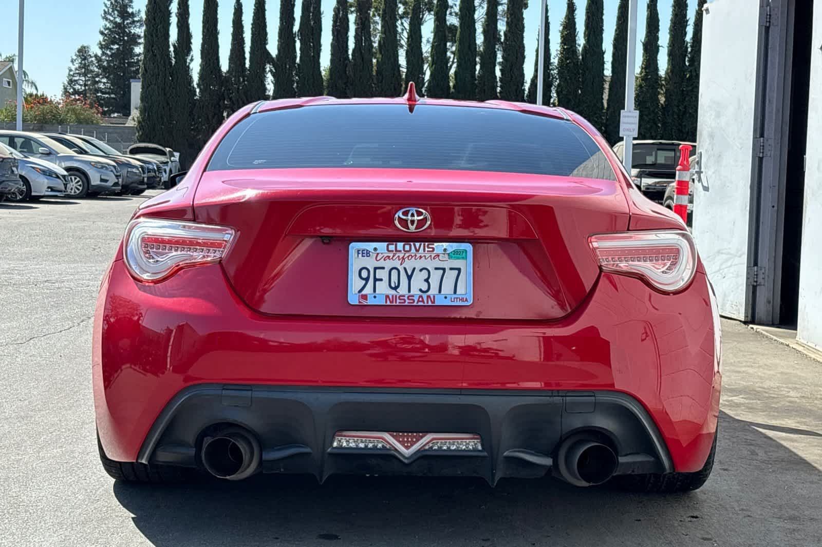 Used 2017 Toyota 86 RWD image 8