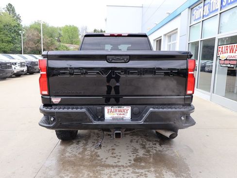Used 2025 Chevrolet Silverado 2500 LT w/ Trail Boss Package AWD/4WD image 9