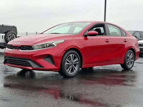 Certified 2023 Kia Forte LXS image 3