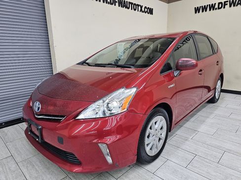 Used 2012 Toyota Prius V Two image 2