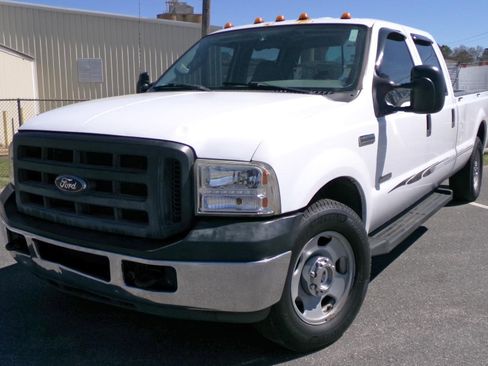 Used 2006 Ford F350 XL image 1