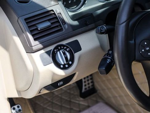 Used 2009 Mercedes-Benz C 350 Sport image 35