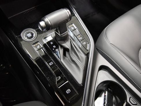 Certified 2025 Kia Niro EX Touring FWD image 28