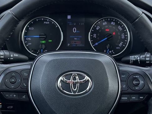 Used 2020 Toyota RAV4 XLE image 25