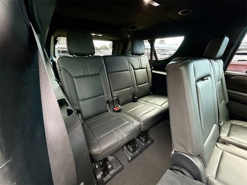 Used 2021 Chevrolet Suburban RST image 29