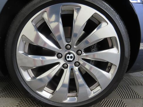 Certified 2020 Bentley Flying Spur W12 image 31