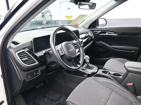 Used 2024 Kia Seltos S image 12