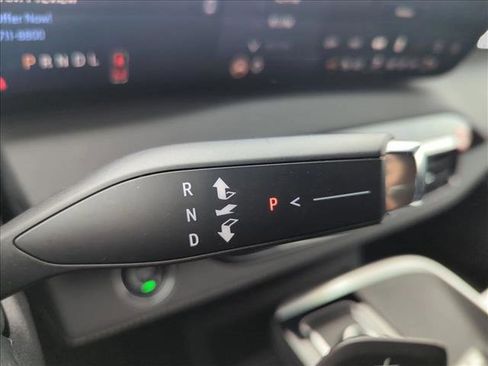 Used 2025 Buick Enclave Preferred image 12