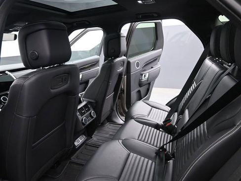 New 2025 Land Rover Discovery S AWD/4WD image 17