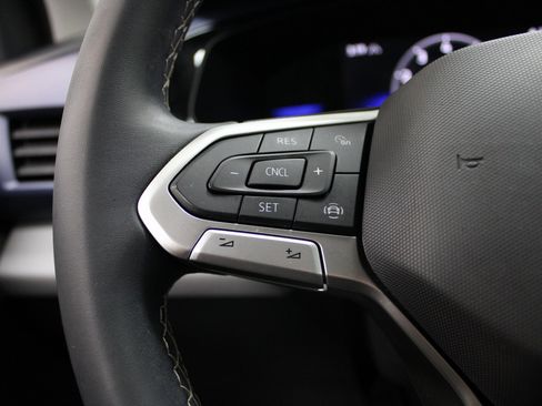 Used 2022 Volkswagen Taos SE image 33