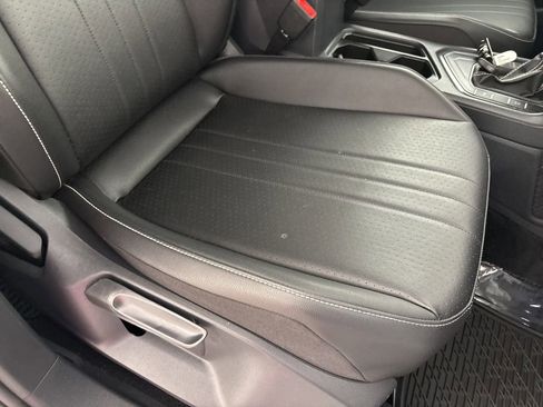 Used 2023 Volkswagen Tiguan SE R-Line FWD image 23