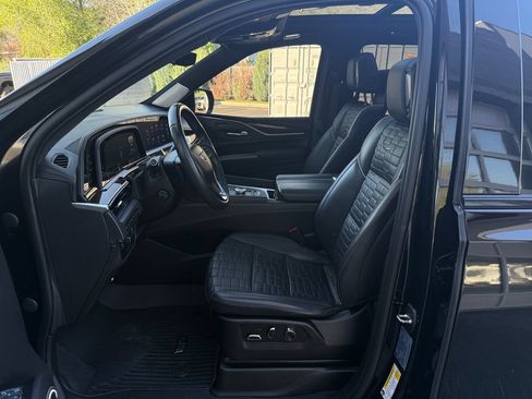 Used 2022 Cadillac Escalade Sport Platinum AWD/4WD image 17