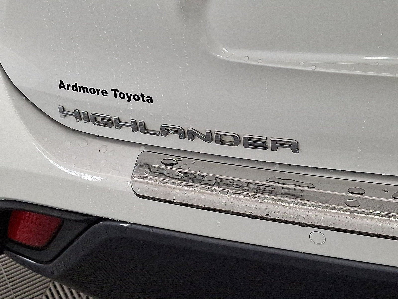 Used 2023 Toyota Highlander Limited AWD/4WD image 16