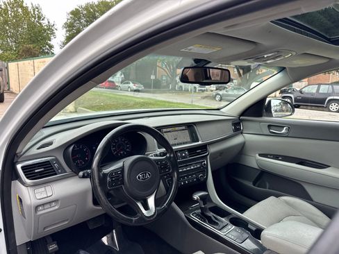 Used 2016 Kia Optima EX w/ Premium Package image 13
