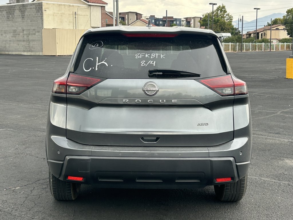 Used 2025 Nissan Rogue SV AWD/4WD image 5