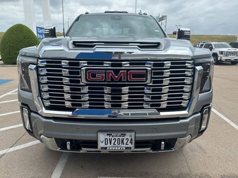 Used 2025 GMC Sierra 2500 Denali w/ Technology Package image 8