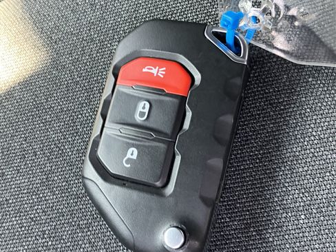 Used 2025 Jeep Wrangler Unlimited Rubicon AWD/4WD image 37