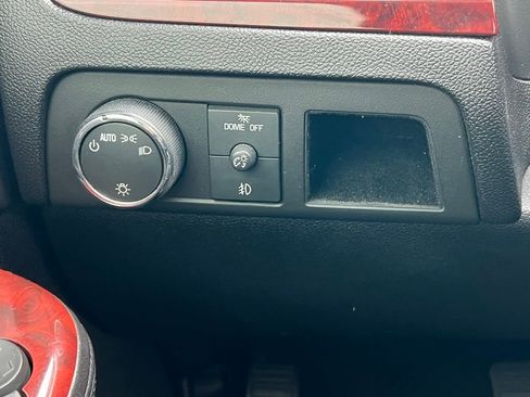 Used 2010 Cadillac Escalade Luxury image 31