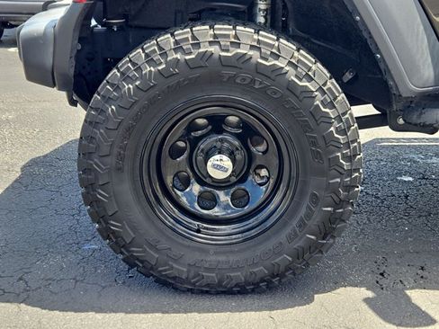 Used 2024 Jeep Wrangler Unlimited Sport AWD/4WD image 23