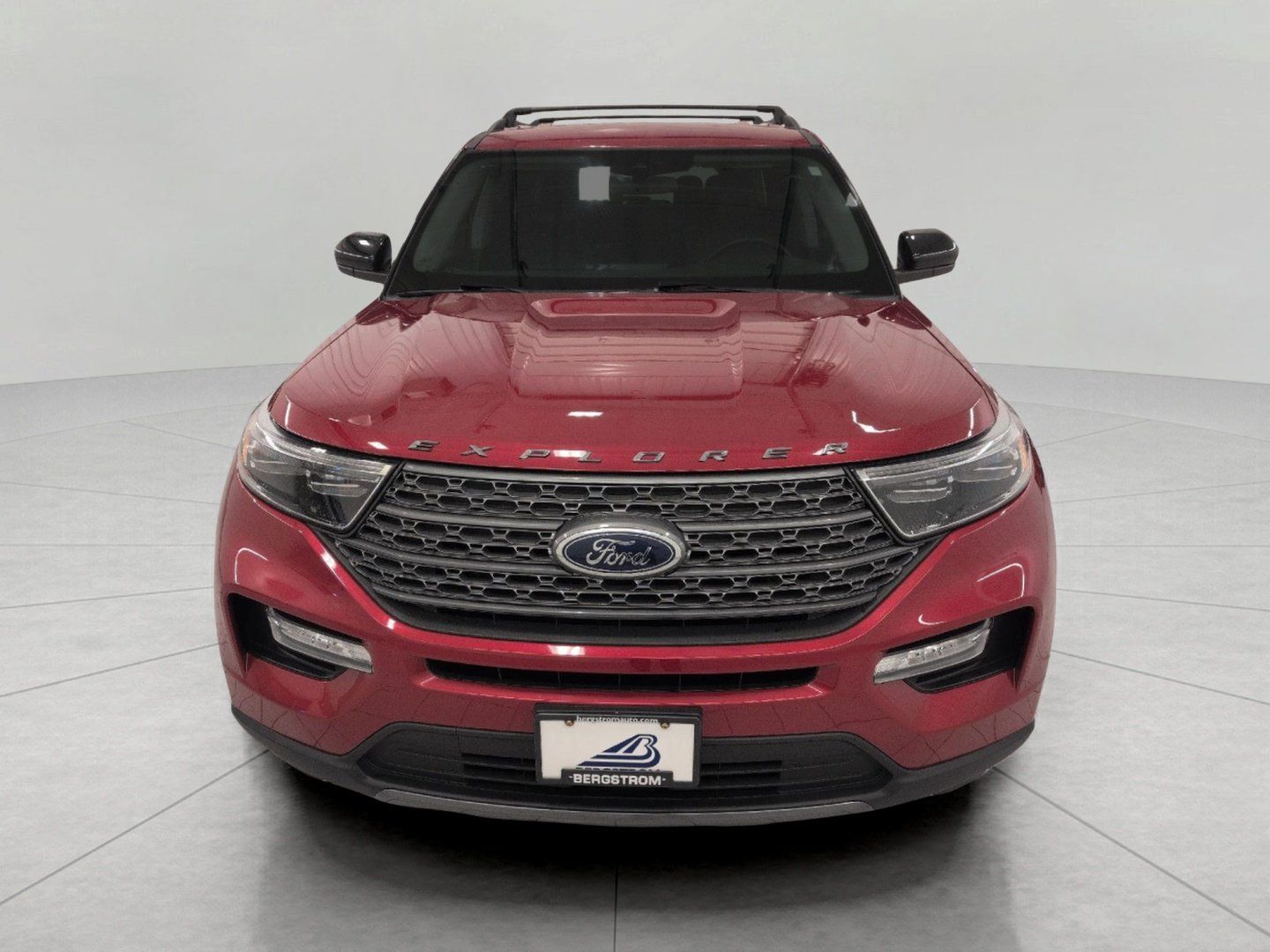 Used 2024 Ford Explorer XLT w/ Equipment Group 202A AWD/4WD image 13