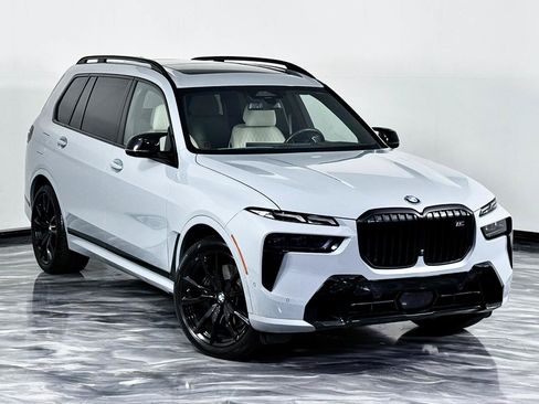 Used 2024 BMW X7 M60i w/ Executive Package AWD/4WD image 3