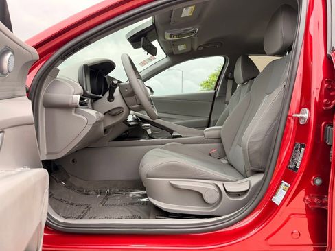 Used 2023 Hyundai Elantra Blue FWD image 2